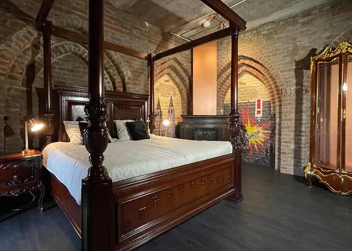 Walburgis Residenties 公寓式酒店 4*