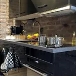 מלון דירות Walburgis Residenties 4*